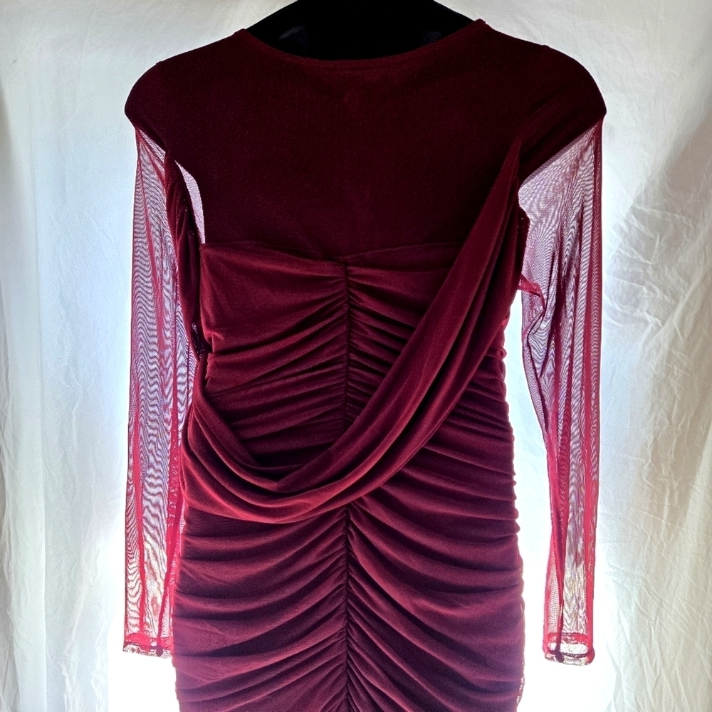 Pretty Curvy Sense Dress - Picture 10 of 14